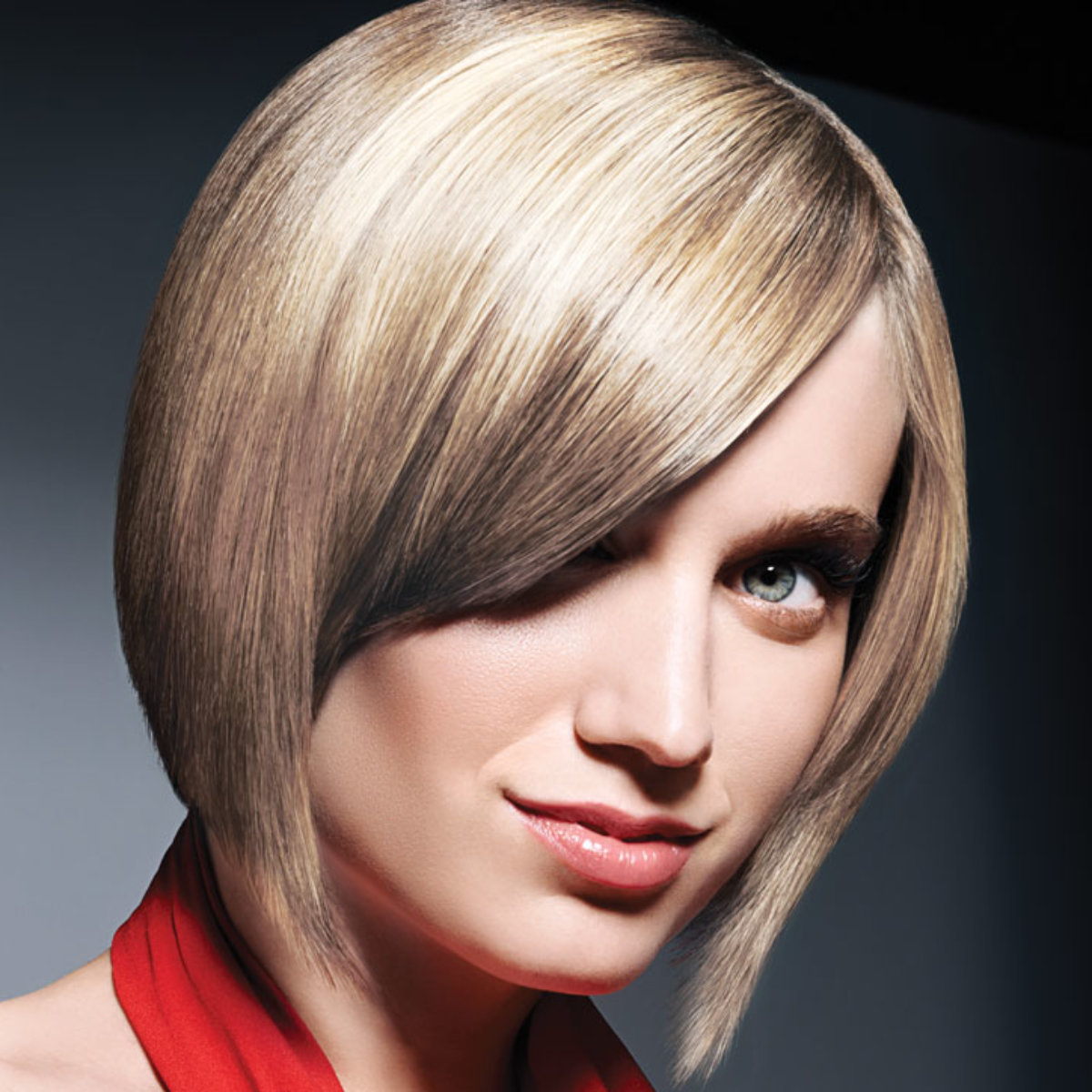Sultry blonde hair color technique model after
