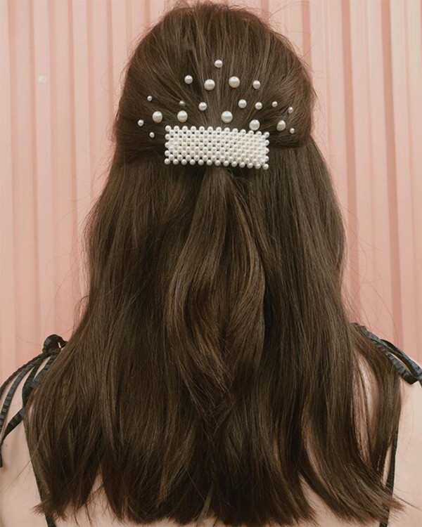 Brunette hair in clip